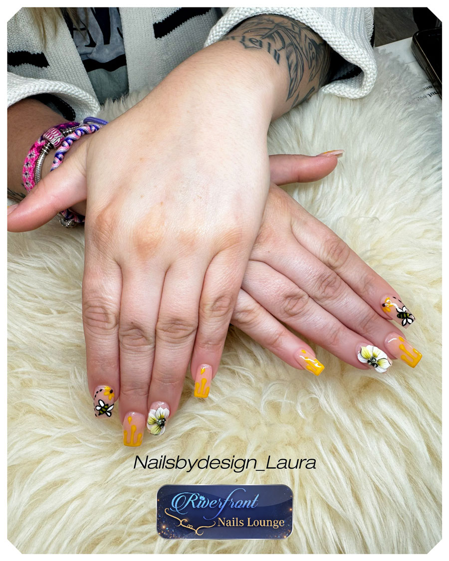 RIVERFRONT NAIL LOUNGE